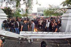 Gerbang DPRD DIY Nyaris Roboh Saat Demo Kenaikan Harga BBM, Sekwan: Kerusakan Tidak Fatal