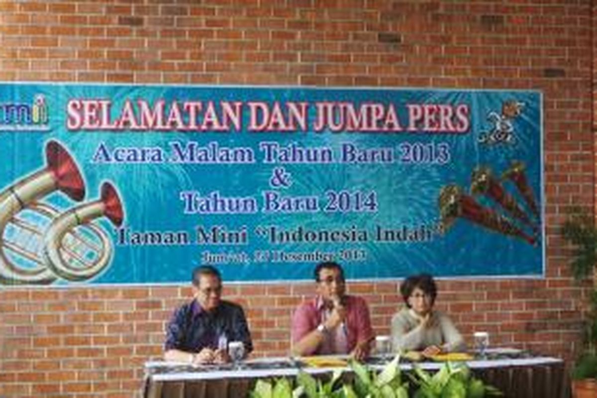 Konferensi Pers Taman Mini indonesia Indah dan persiapan menyambu Tahun Baru 2014 mendatang. Jumat (27/12/2013).