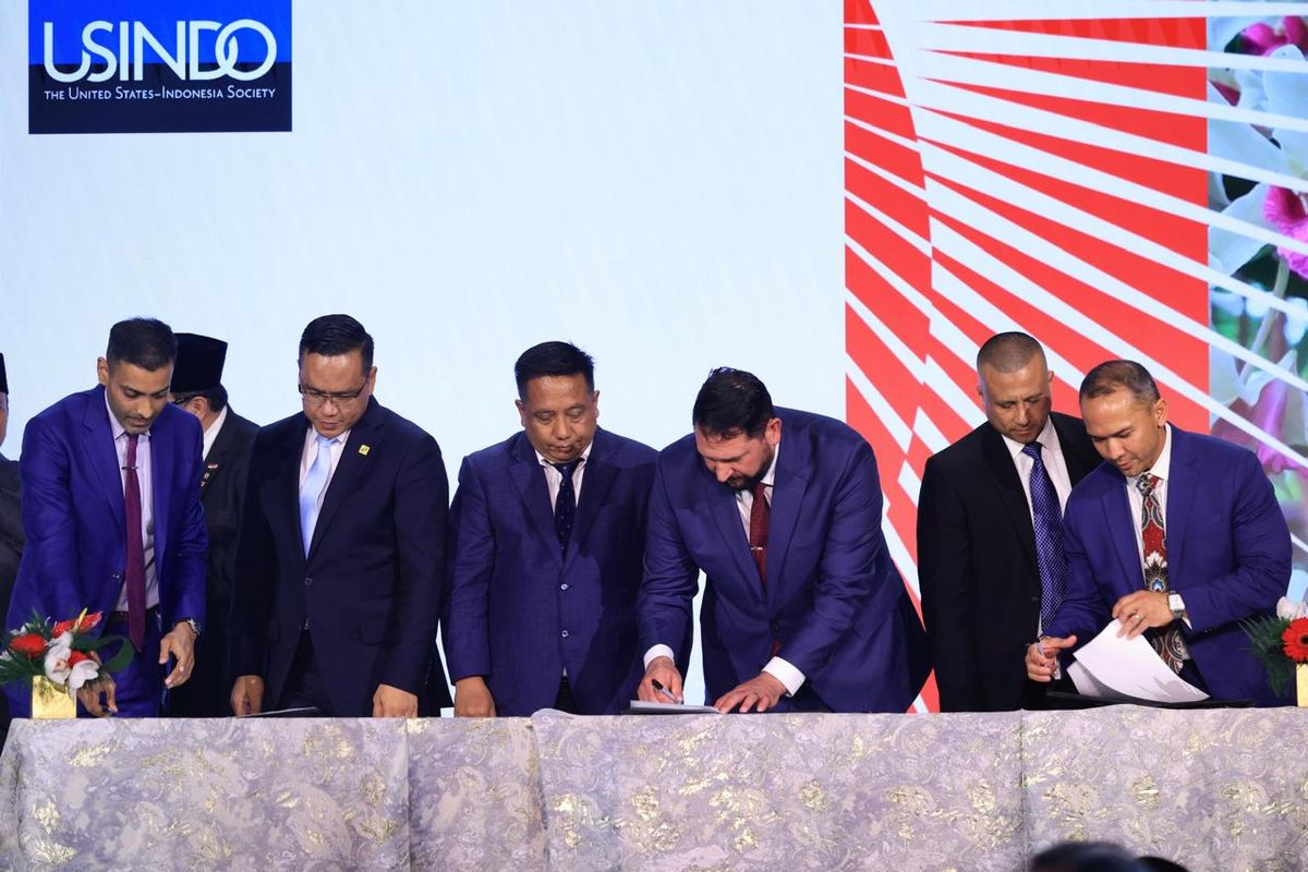 Penandatanganan MoU pemulihan lapangan minyak antara Direktur Utama (Dirut) Pertamina Simon Aloysius Mantiri dan President Director PT Halliburton Indonesia Ankush Balla, Rabu (18/2/2026).