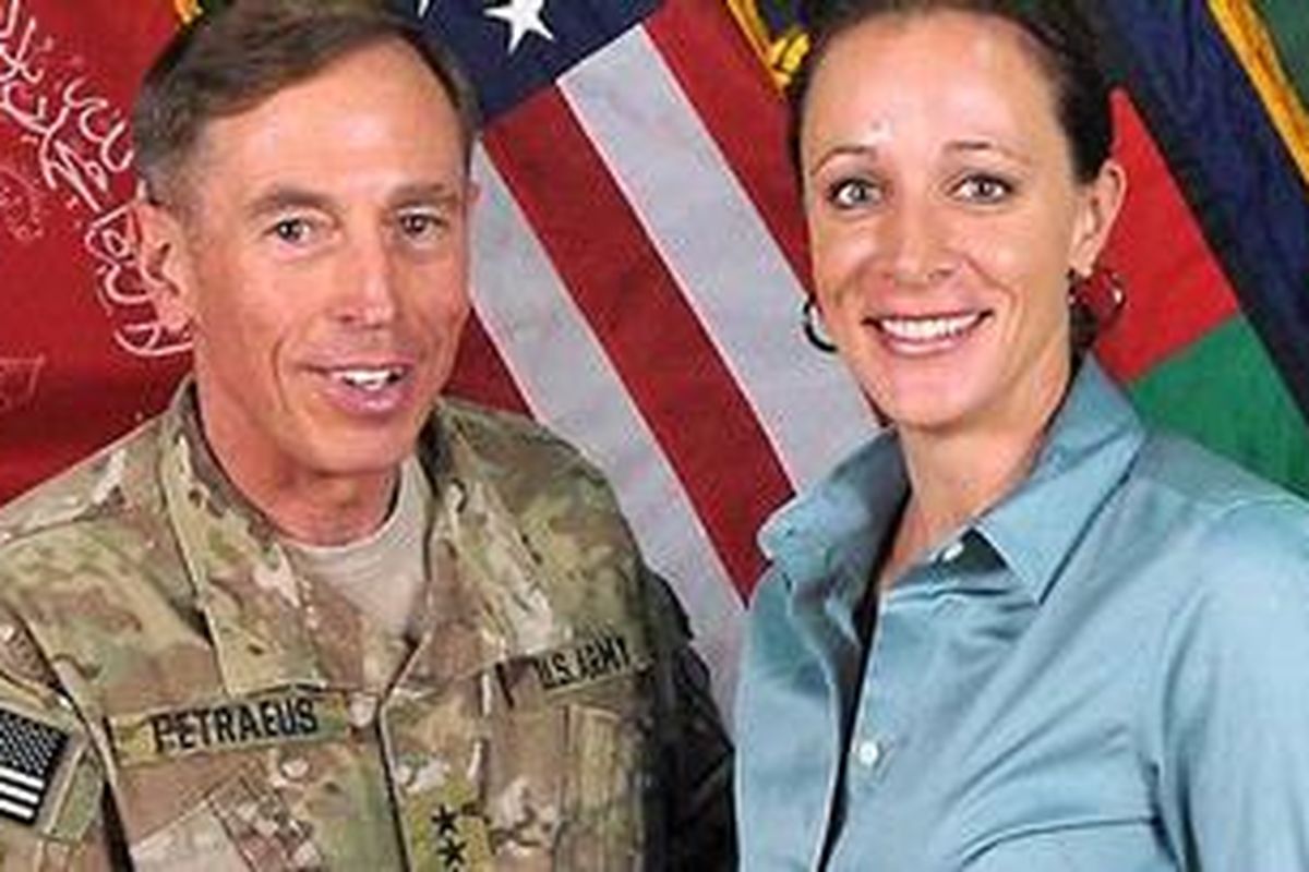 David Petraeus dan Paula Broadwell