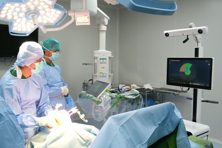 Teknologi Robotik Ortopedi Kini Ada di Bali, Operasi Lutut Semakin Akurat