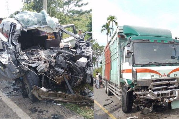 Kondisi Toyota Avanza remuk setelah terlibat laga kambing dengan truk Fuso di Desa Kampung Negeri Antara, Kecamatan Pintu Rime Gayo, Selasa (15/8/2023). Akibat peristiwa itu, lima orang dilaporkan meninggal dunia. 
