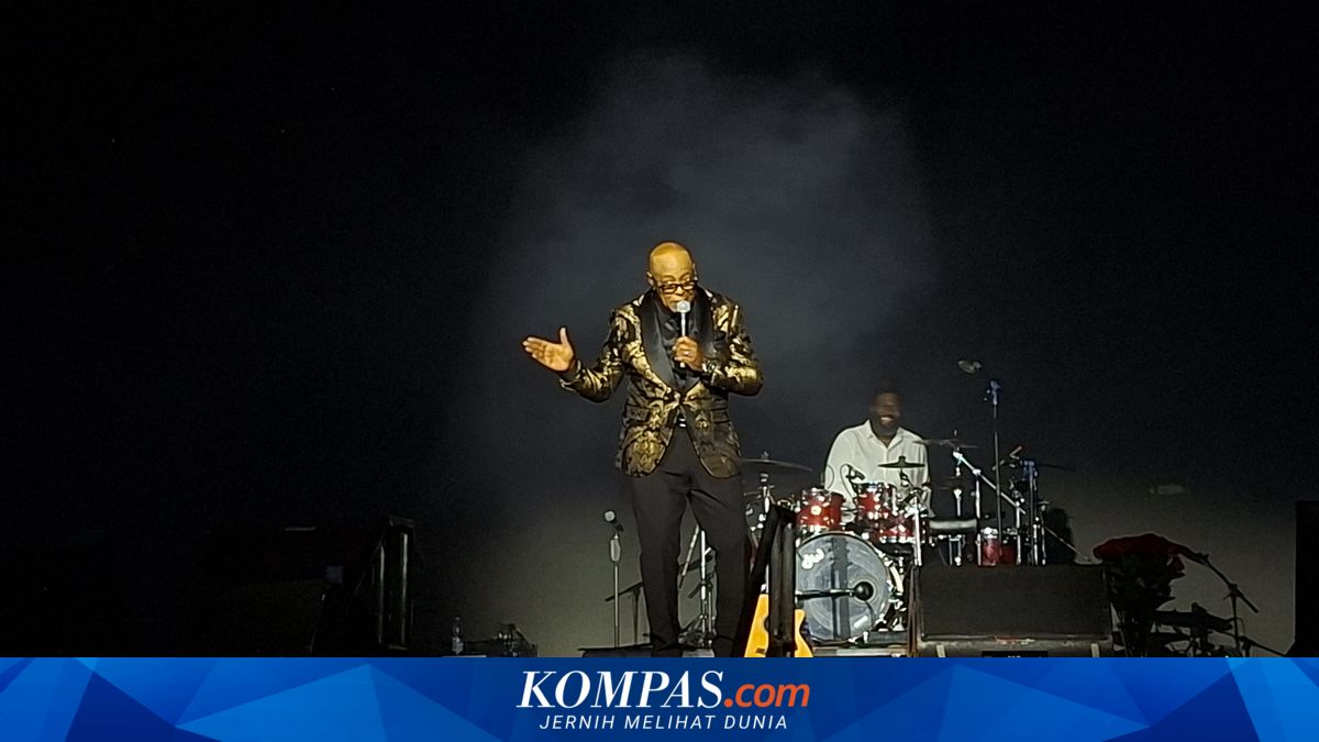Peabo Bryson Membuat Penonton Terpesona di Konser 90s Intimate 2nd Edition