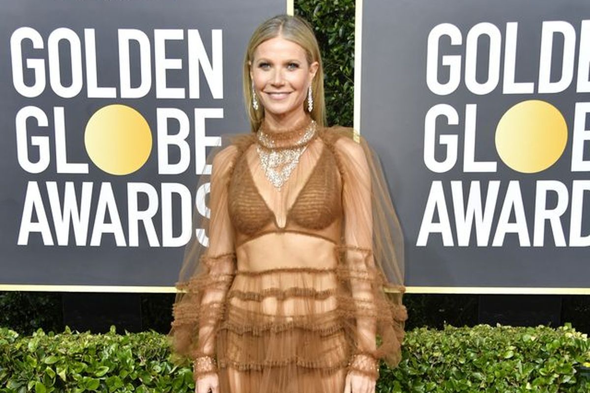 Aktris Gwynet Paltrow saat menghadiri Golden Globe Awards 2020.