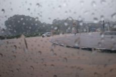 Jakarta Diguyur Hujan Deras, Sejumlah Lokasi Tergenang