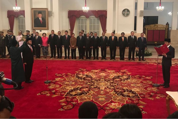 Suasana pelantikan Irjen Heru Winarko oleh Presiden Joko Widodo di Istana Negara Jakarta, Kamis (1/3/2018).