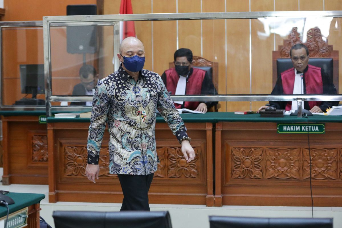 Terdakwa kasus peredaran narkotika jenis sabu Irjen Teddy Minahasa menjalani sidang di Pengadilan Negeri Jakarta Barat, Senin (13/3/2023). Penasihat hukum Teddy Minahasa menghadirkan lima saksi meringankan pada sidang kali ini.