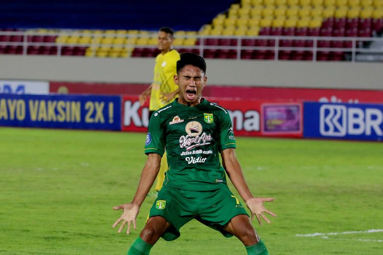 Sabtu malam (4/11/2021) di Stadion Manhan, Solo 2-0 pada pekan ke-15 Liga 1 2021-2022 Pemain Muda Percepia Surabaya Marcelino Ferdinando membobol gawang Barito Puttera.