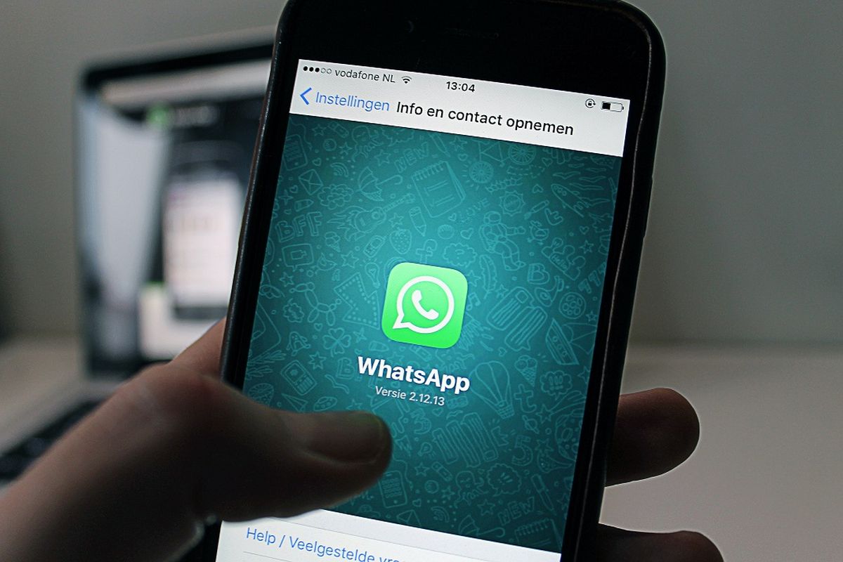 Cara membuat scrolling text WhatsApp 