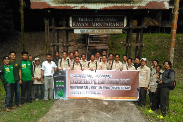 Kegiatan di Balai Taman Nasional Kayan Mentarang.