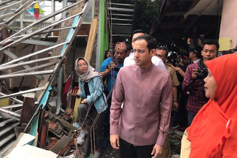 FOTO: Nadiem Makarim Tinjau Sekolah Rusak akibat Hujan Deras di Bogor