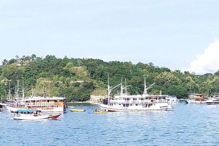 Kabupaten Manggarai Barat sudah ditetaokan sebagai kota Super Premium. salah satu daya tarik di Kota Labuan Bajo adalah keindahan alamnya, selain binatang langka Komodo, Senin, (14/3/2022). (KOMPAS.com/MARKUS MAKUR)