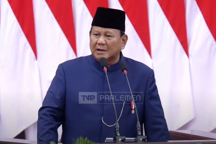 Presiden Prabowo Subianto berpidato usai dilantik, di MPR, Jakarta, Minggu (20/10/2024).