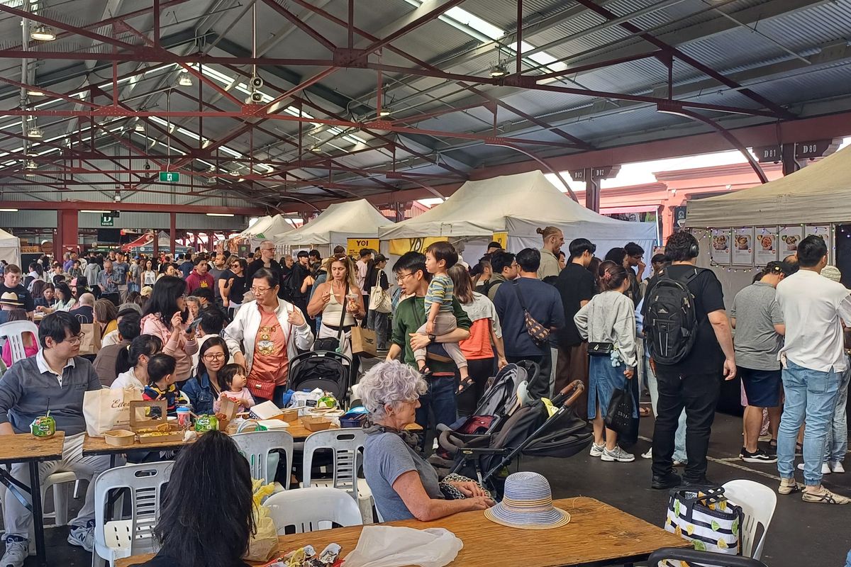Indonesian Culinary Association of Victoria (ICAV) dan Konsulat Jenderal Republik Indonesia (KJRI) Melbourne berkolaborasi menggelar Indonesian Street Food Festival (ISFF) 2025 di Queen Victoria Market, Australia pada 22-23 Maret 2025. 