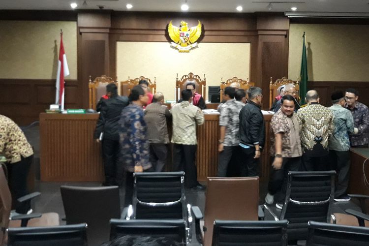 Sejumlah anggota DPRD Jambi bersaksi di Pengadilan Tipikor Jakarta, Senin (22/10/2018).