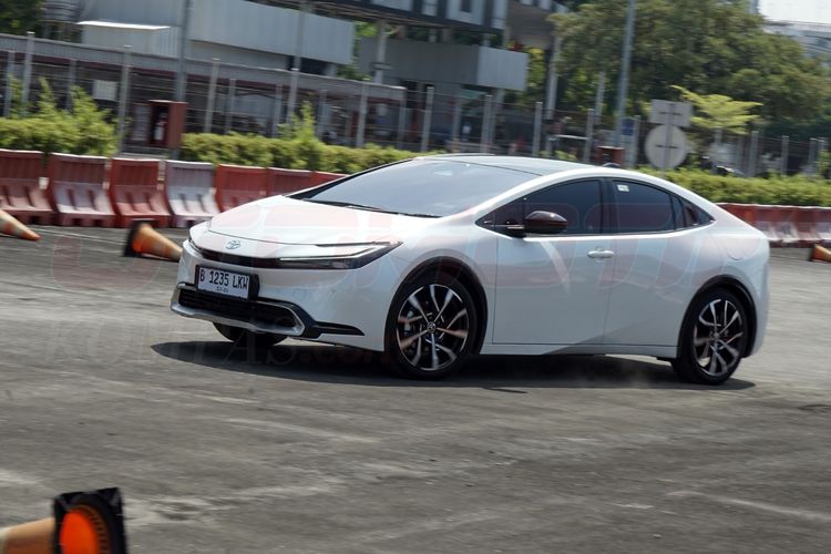 Test drive Toyota Prius PHEV