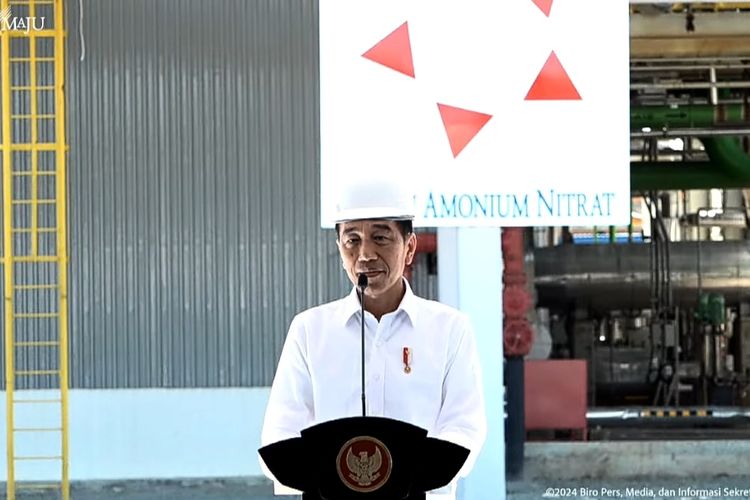 Presiden Joko Widodo saat meresmikan pabrik amonium nitrat di Kawasan Industrial Estate (KIE), Bontang, Kalimantan Timur, Kamis (29/2/2024). 