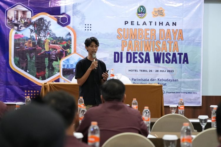  Dinas Pariwisata dan Kebudayaan Provinsi Jawa Barat menyelenggarakan Pelatihan Sumber Daya Pariwisata di Desa Wisata pada 26 hingga 28 Juli 2023. 
