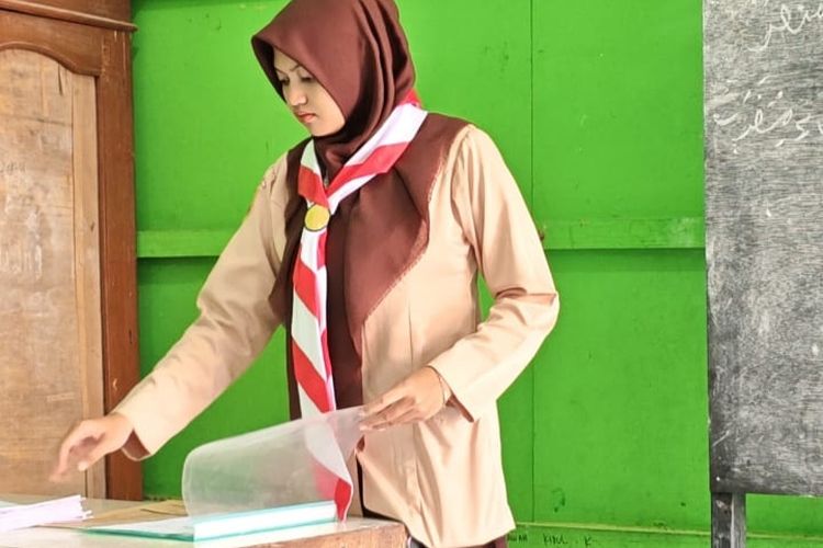 Kisah Wardah, Guru Honorer di Demak yang Bergaji Rp 800.000 per Bulan