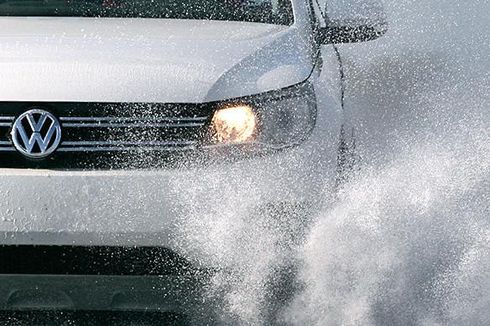 Libur Akhir Tahun, Ingat Bahaya Laten Berkendara di Musim Hujan