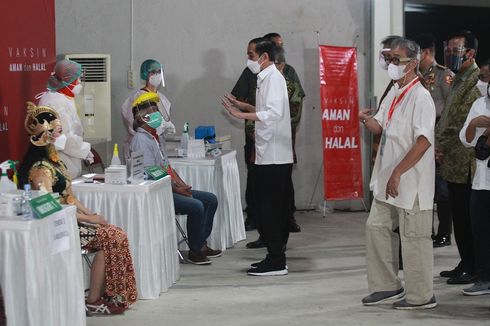 Jokowi Tinjau Vaksinasi Ulama, Tokoh Lintas Agama dan Santri di Jateng