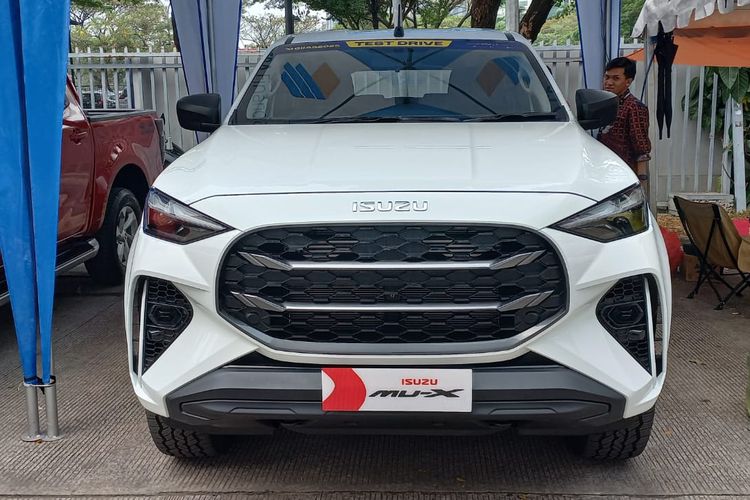 Impresi awal jajal New Isuzu mu-X 4WD di GIIAS 2025
