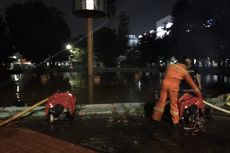 Melihat Kerja Pemadam Cari Air untuk Padamkan Kebakaran di Kantor Kejagung