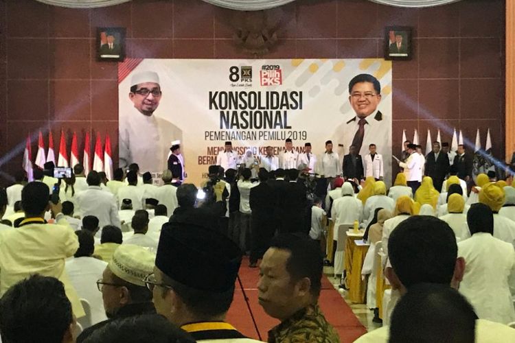 Acara Konsolidasi Nasional Pemenangan Pemilu 2019 yang dihadiri oleh para kader Partai Keadilan Sejahtera (PKS), di Hotel Bumi Wiyata, Depok, Jawa Barat, Minggu (14/10/2018). 