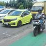 Banyak Pengendara Motor Terjatuh di Jalan Juanda Depok karena Lubang