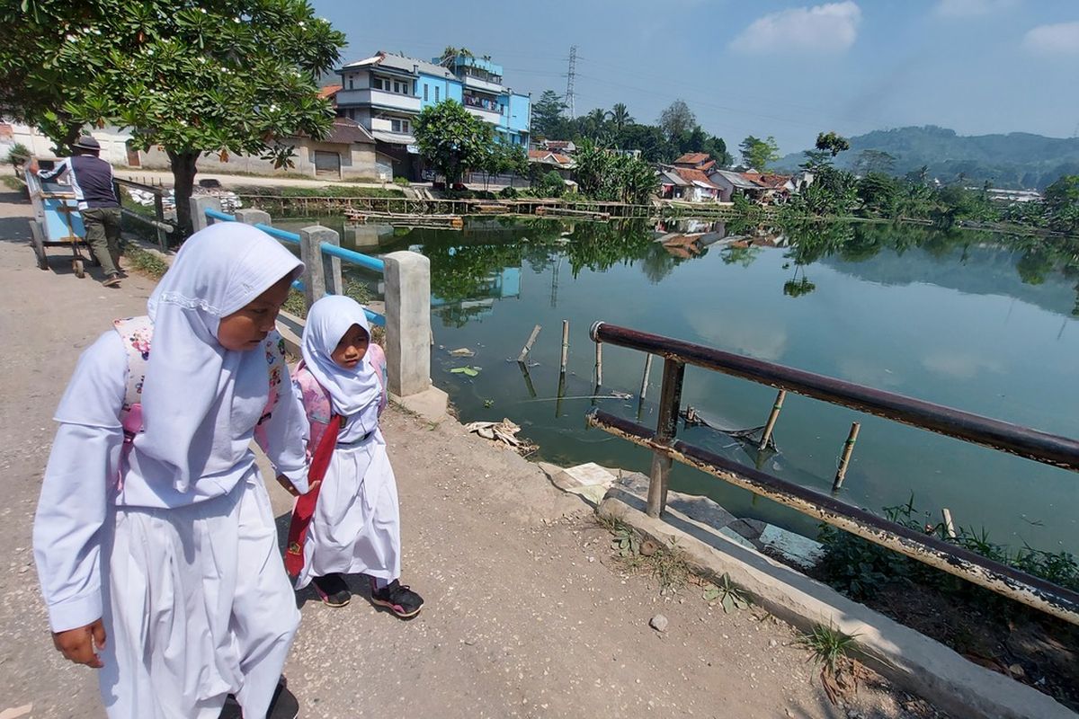 Sempat tercemar limbah selama dua pekan, Situ Ciburuy sudah berangsur kembali normal.
