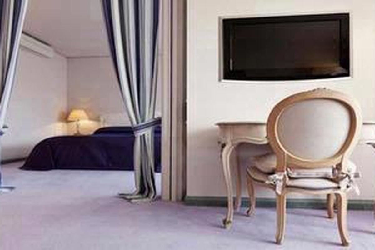 Saat ini sudah tersedia papan gipsum perforasi yang dilengkapi tissue akustik dengan kemampuan penyerapan suara yang baik, yaitu dengan nilai NRC berkisar antara 0,5  0,7.