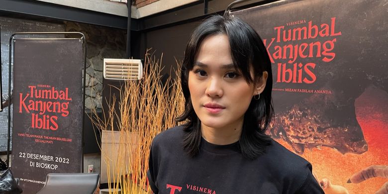 Jinsiy aloqa Chervonograd Xizmatkor xojayinini uygotdi va barcha teshiklarda sikildi