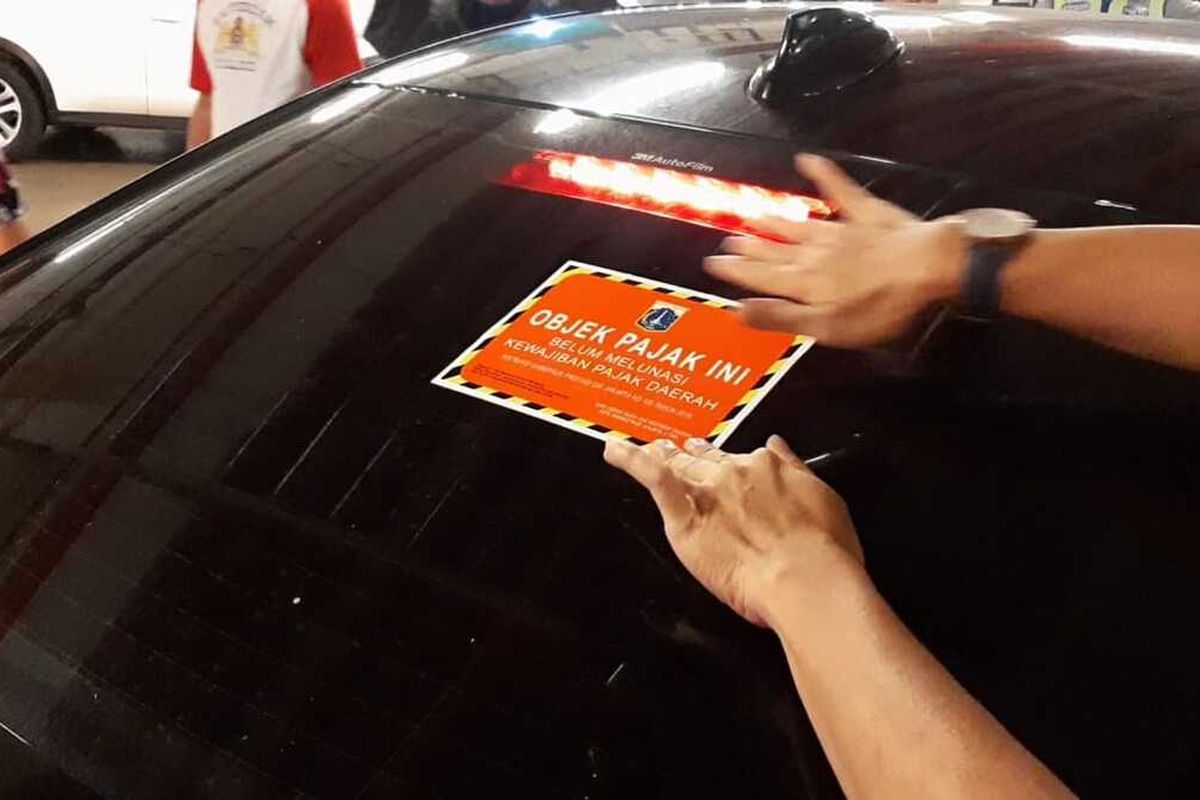 Razia mobil penunggak pajak di PIK Avenue pada Sabtu (14/12/2019) malam