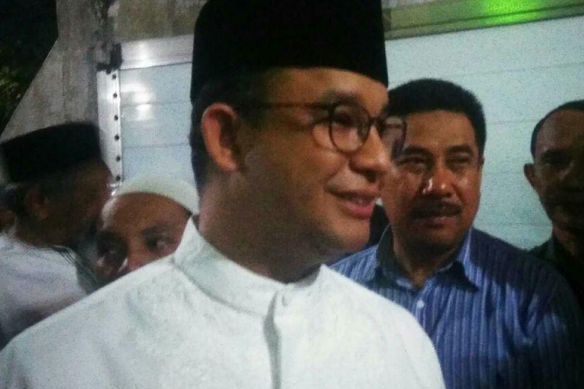 Gubernur terpilih DKI Jakarta Anies Baswedan di Masjid Istiqomah, Bukit Duri, Jakarta Selatan, Selasa (20/6/2017)
