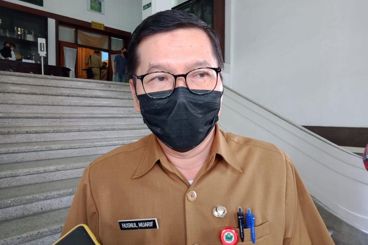 Kepala Dinkes Kota Malang, dr Husnul Muarif saat diwawancarai awak media pada Selasa (10/5/2022) di Balai Kota Malang. 