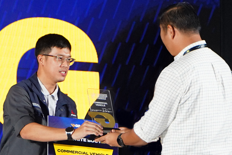 Mitsubishi Fuso Meraih Penghargaan Booth Favorit Kategori Kendaraan Niaga di GIIAS 2025