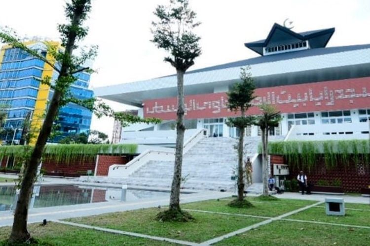 Wajah baru Masjid Raya Baiturrahman Semarang, Jawa Tengah.
