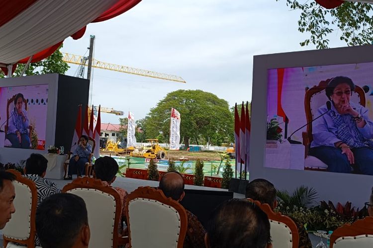 Ketua Umum PDI-P Megawati Soekarnoputri saat memberikan pengarahan dalam kunjungan ke Kawasan Ekonomi Khusus (KEK) Sanur, Denpasar, Senin (16/1/2023). Kompas.com/ Yohanes Valdi Seriang Ginta