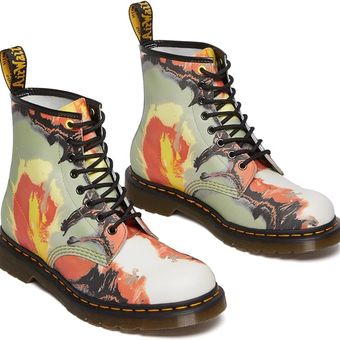 kolaborasi Tate x Dr. Martens