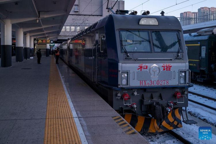 Kereta wisata Y783 ini menawarkan wisata fotografi perjalanan. Rutenya dimulau dari Harbin menuju Yabuli di Provinsi Heilongjiang, China Timur Laut.