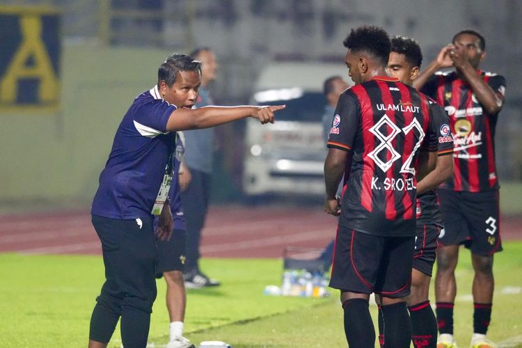 Persipura Kalah di Laga Perdana, Coach Andri Ramawi Minta Maaf ke Masyarakat Papua