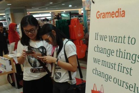 Masyarakat Antusias Suarakan Penghematan Kantong Plastik di Booth Gramedia