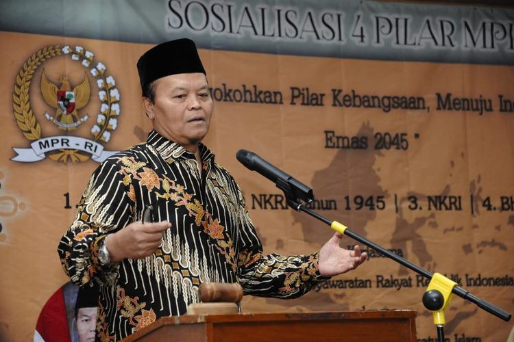 Wakil Ketua MPR Hidayat Nur Wahid (HNW) mengingatkan generasi muda untuk jangan melupakan sejarah perjalanan bangsa.