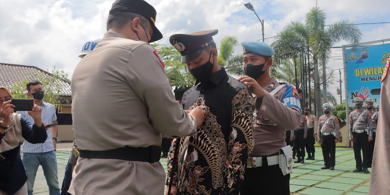 Berita Harian Istri Tni Selingkuh Dengan Polisi Terbaru Hari Ini