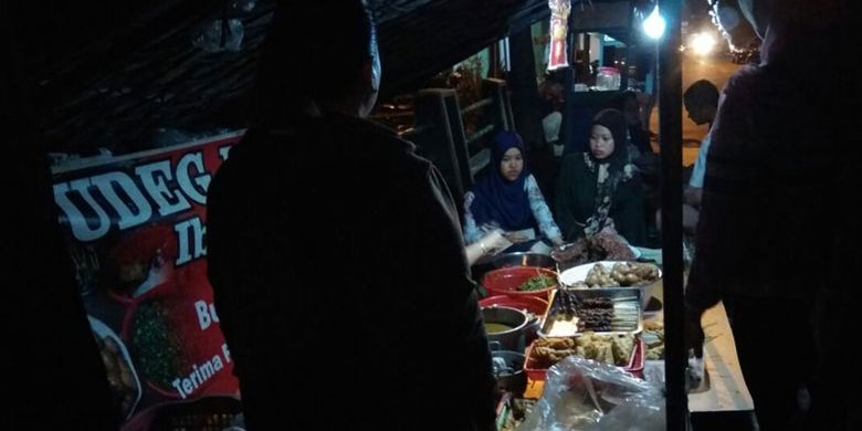 Tinah, perintis Gudeg Mercon di Yogyakarta, Sabtu (21/4/2018).