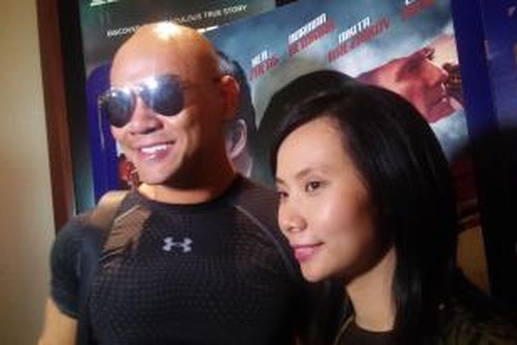 Livi Zheng dan Deddy Corbuzier berfoto berdua usai pemutaran perdana film Brush with Danger di Plaza Senayan XXI, Jakarta Selatan, Jumat (20/11/2015) sore.