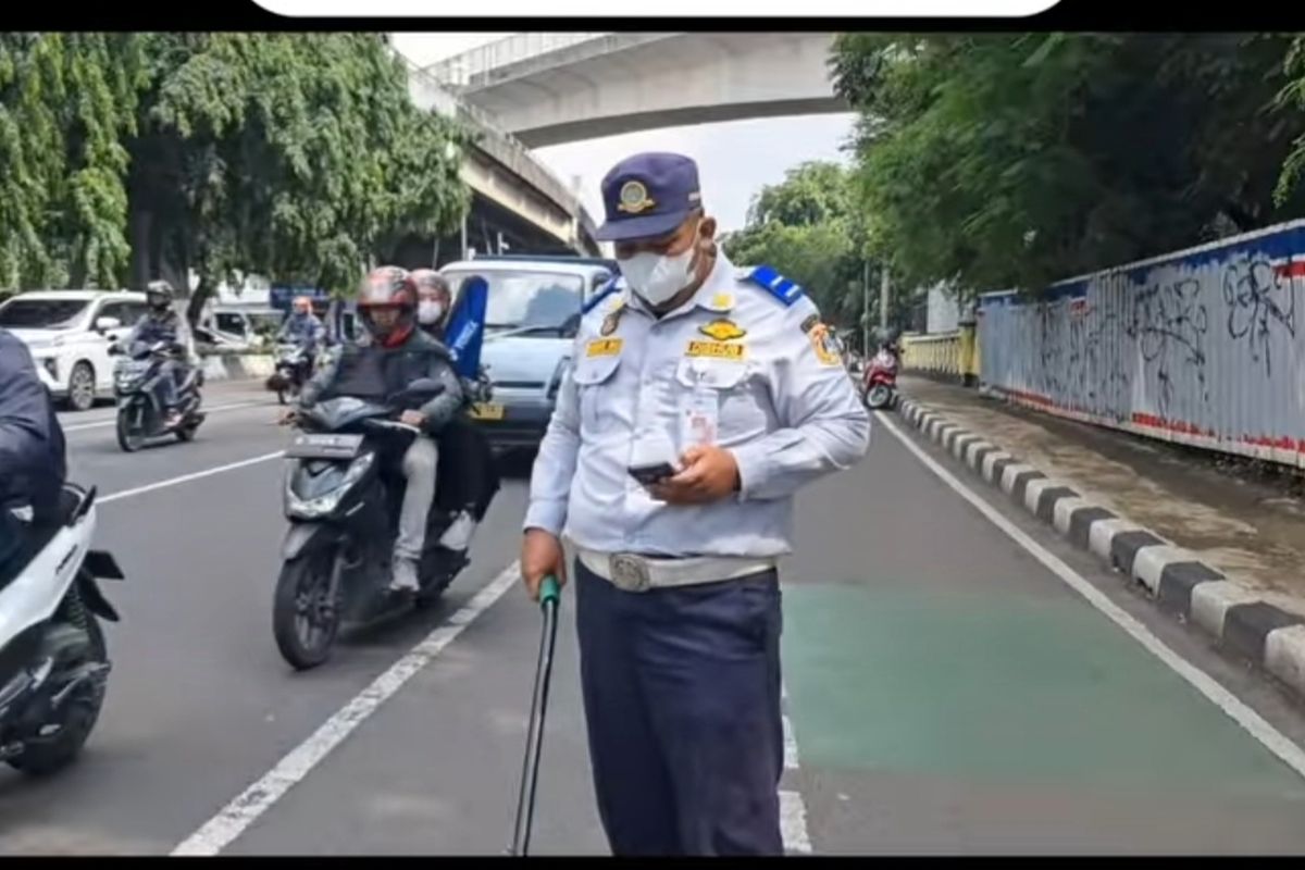 Dishub Bantah Anggotanya Hanya Numpang Foto Pakai Alat Relawan Ranjau Paku