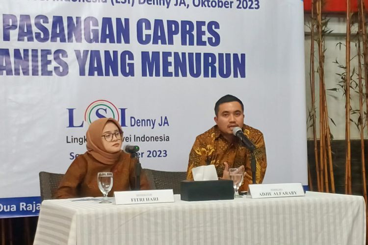 Peneliti LSI Adjie Alfaraby membacakan hasil survei terbaru LSI Denny JA di Kantor LSI, Rawamangun, Jakarta Timur, Senin (2/10/2023)