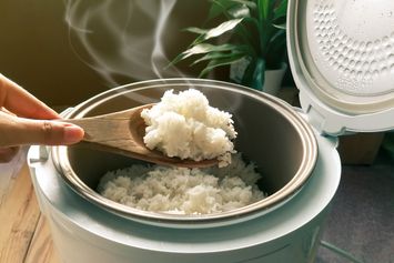 Penyebab Nasi Cepat Kering di Rice Cooker dan Solusinya