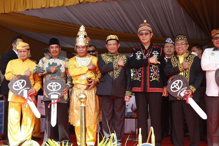 Menteri Dalam Negeri (Mendagri) Tito Karnavian terlihat hadir dalam acara peringatan HUT ke-10 Provinsi Kaltara di Lapangan Agatis Tanjung Selor, Kabupaten Bulungan, Kaltara, Selasa (25/10/2022). 